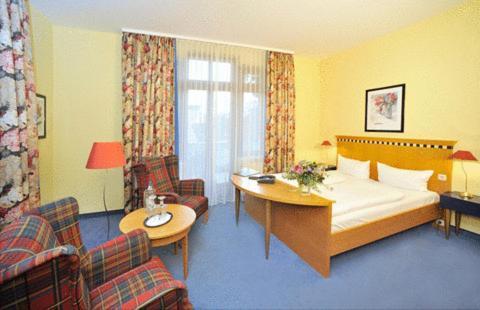 Hotel Am Kurpark 쇼네베크 객실 사진