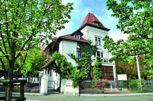 Hotel Am Kurpark 쇼네베크 외부 사진